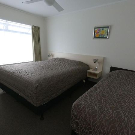 Castle Court Motel Wellsford Buitenkant foto