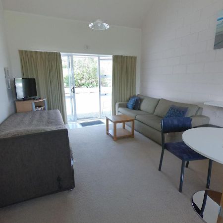 Castle Court Motel Wellsford Buitenkant foto