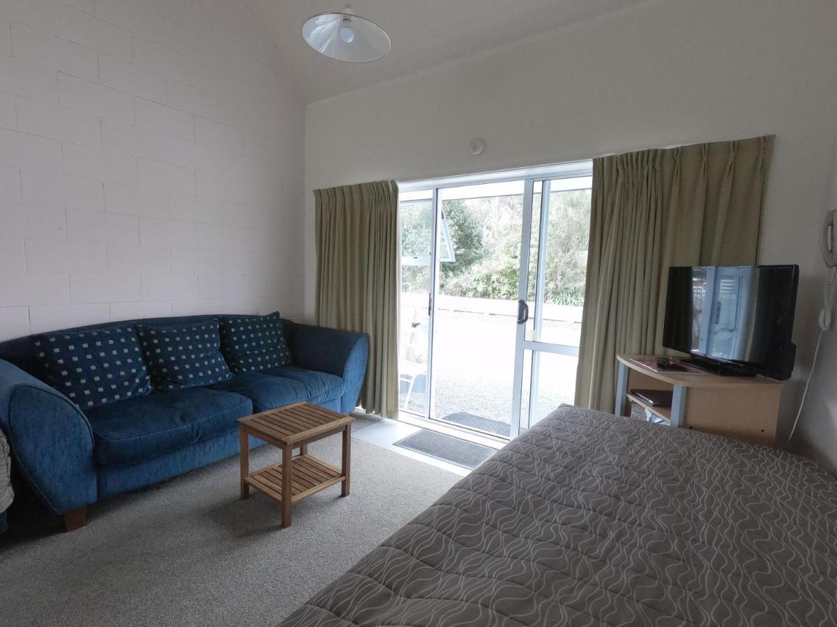 Castle Court Motel Wellsford Buitenkant foto