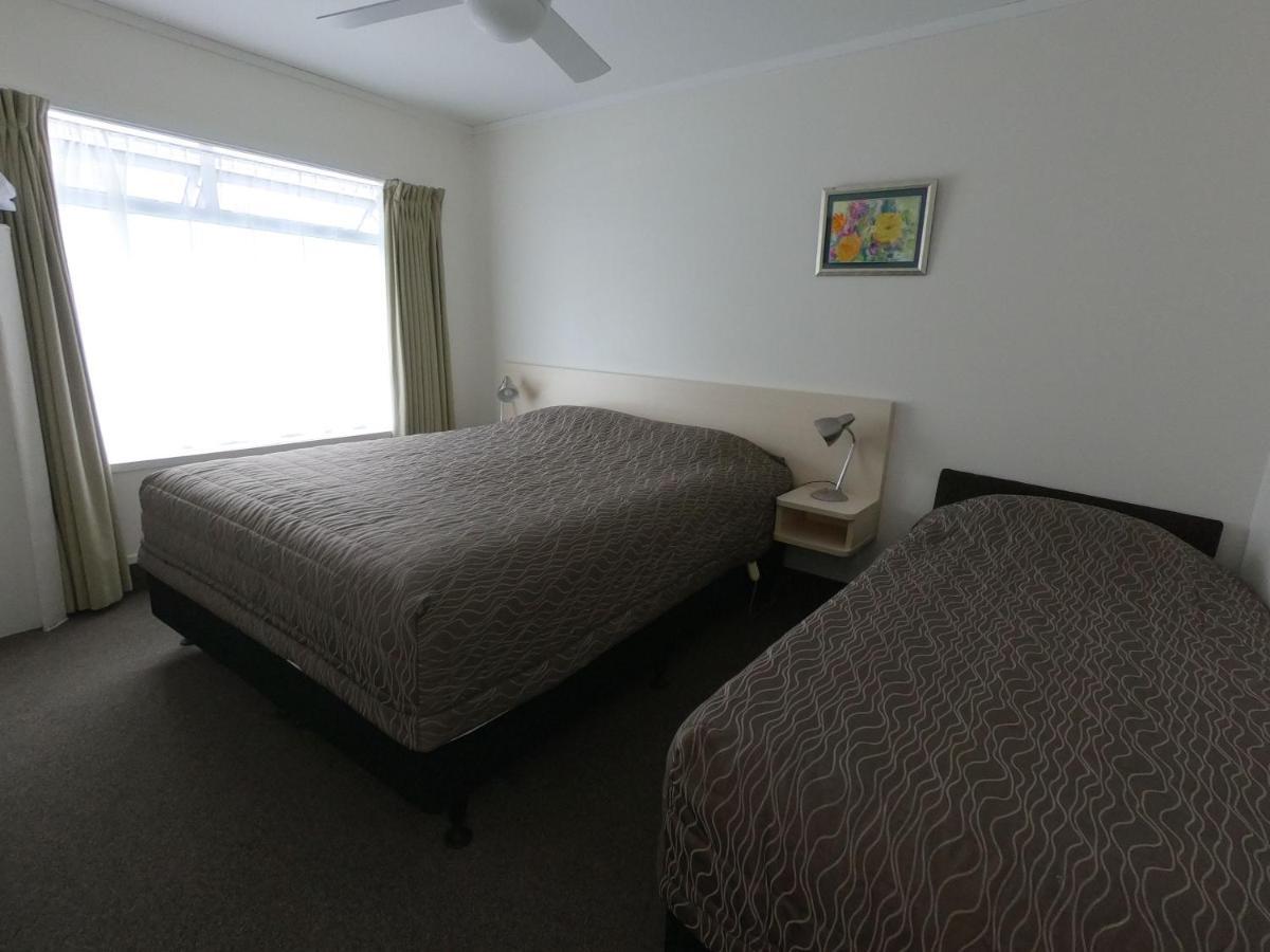 Castle Court Motel Wellsford Buitenkant foto