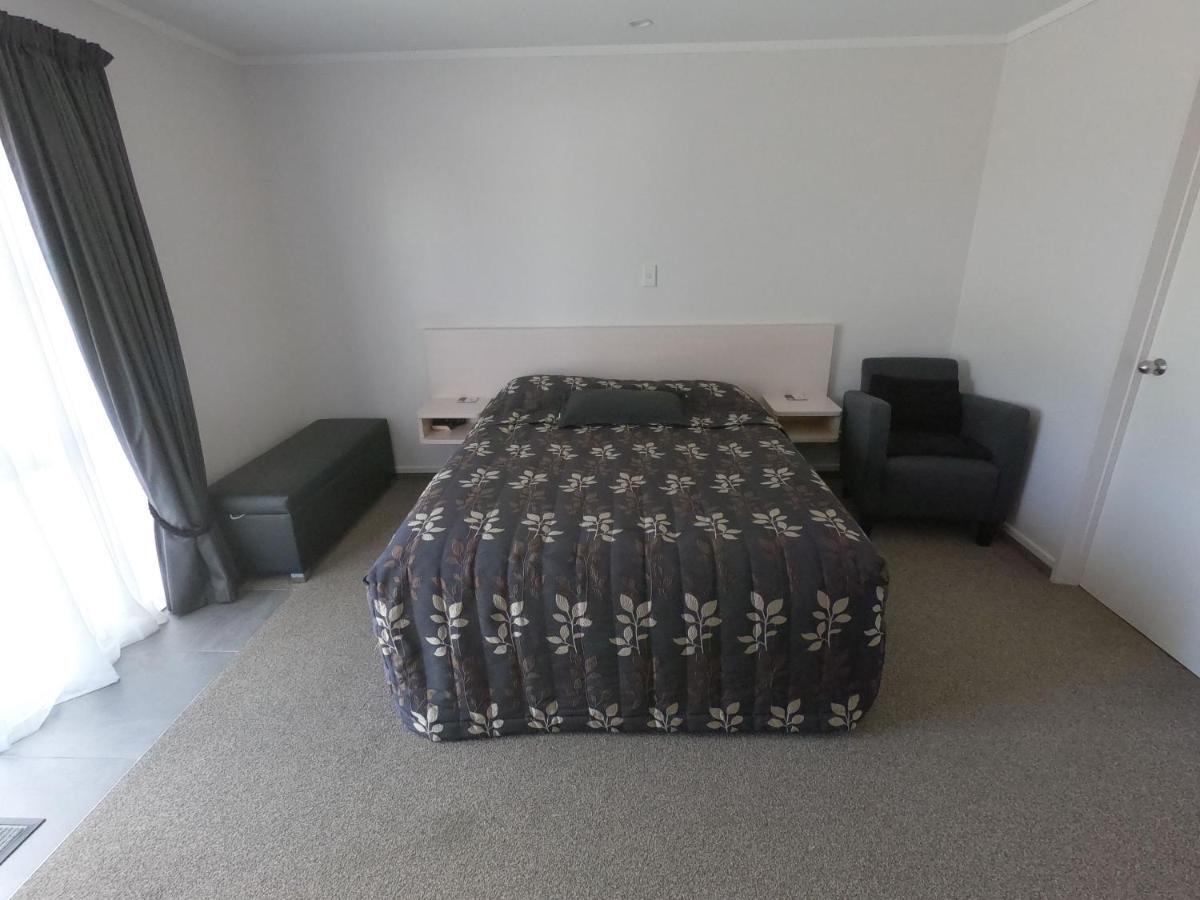 Castle Court Motel Wellsford Buitenkant foto