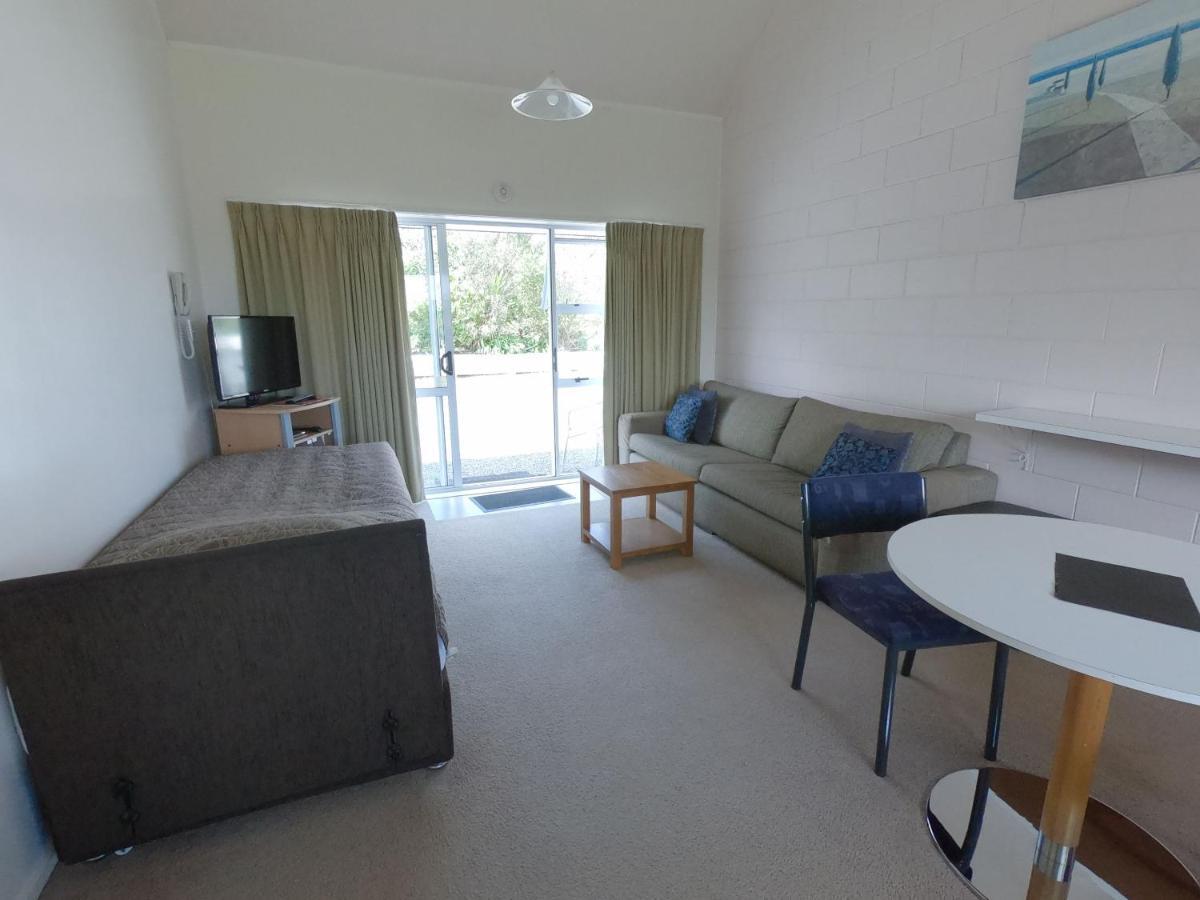 Castle Court Motel Wellsford Buitenkant foto