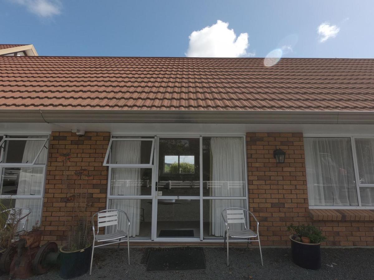 Castle Court Motel Wellsford Buitenkant foto