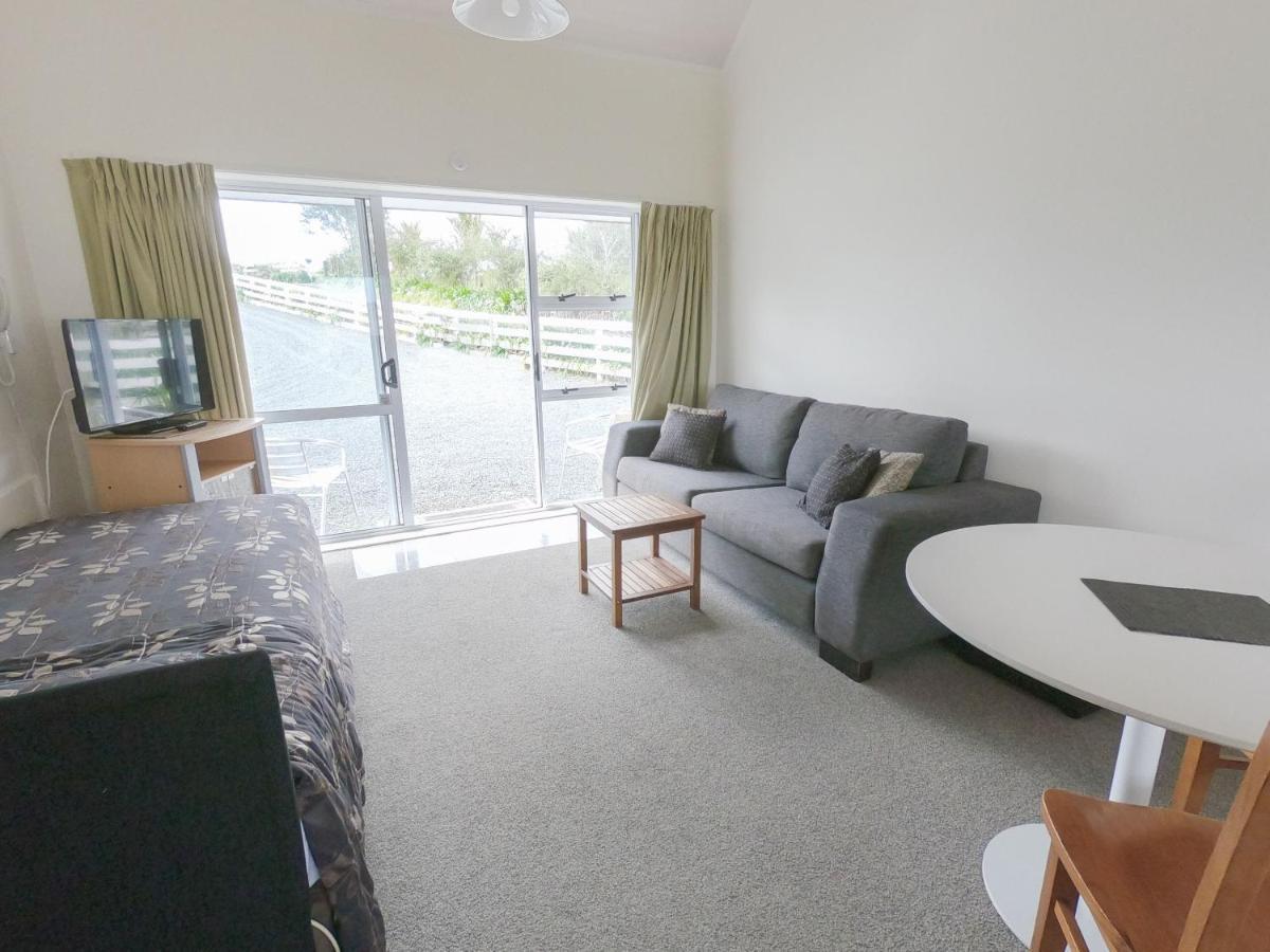 Castle Court Motel Wellsford Buitenkant foto