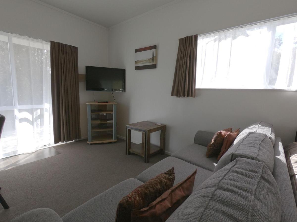 Castle Court Motel Wellsford Buitenkant foto