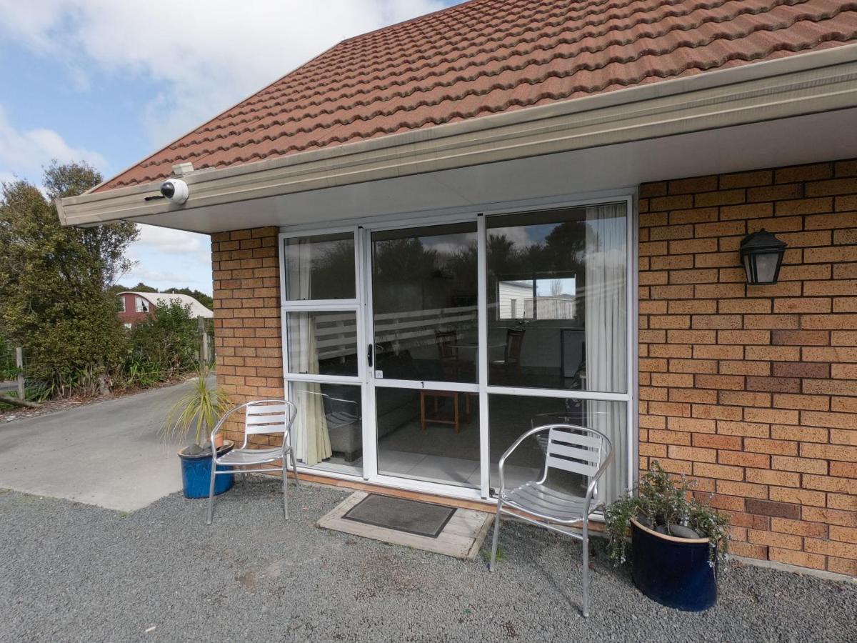 Castle Court Motel Wellsford Buitenkant foto
