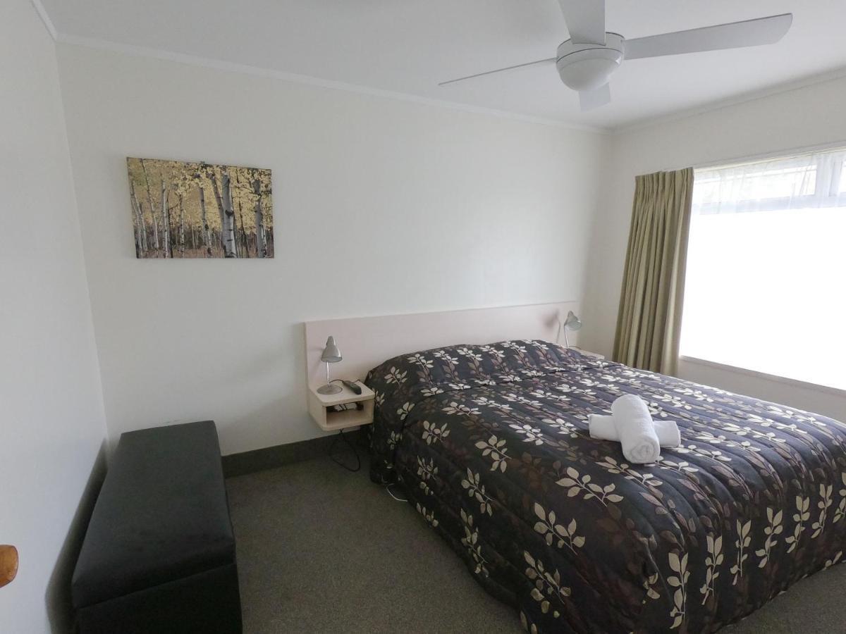 Castle Court Motel Wellsford Buitenkant foto